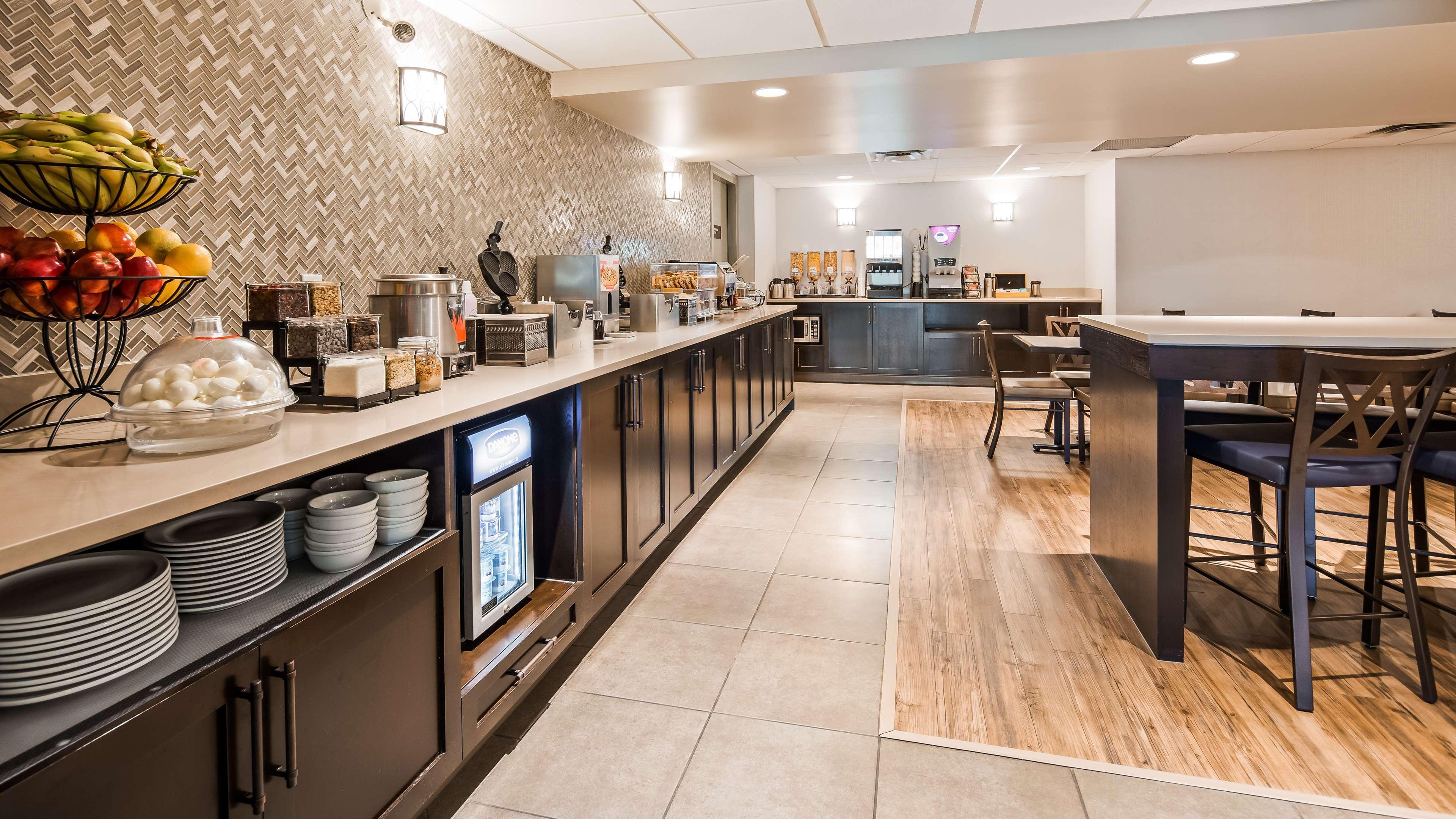 Best Western Plus Calgary Centre Inn Ngoại thất bức ảnh