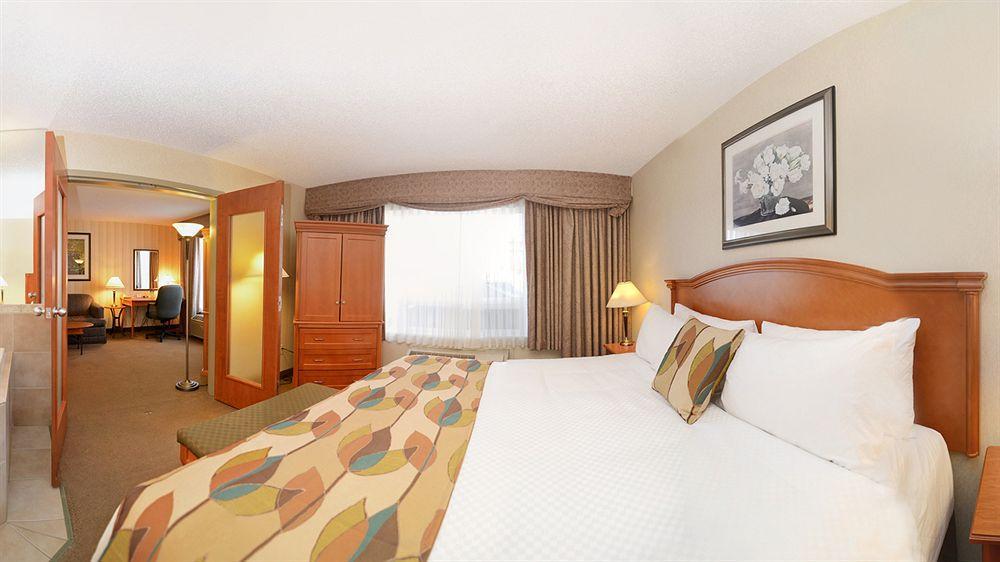 Best Western Plus Calgary Centre Inn Ngoại thất bức ảnh